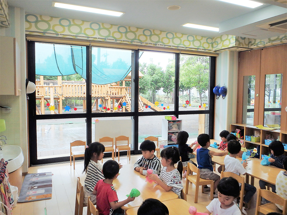 1階は主に、幼児クラスのお部屋があります。